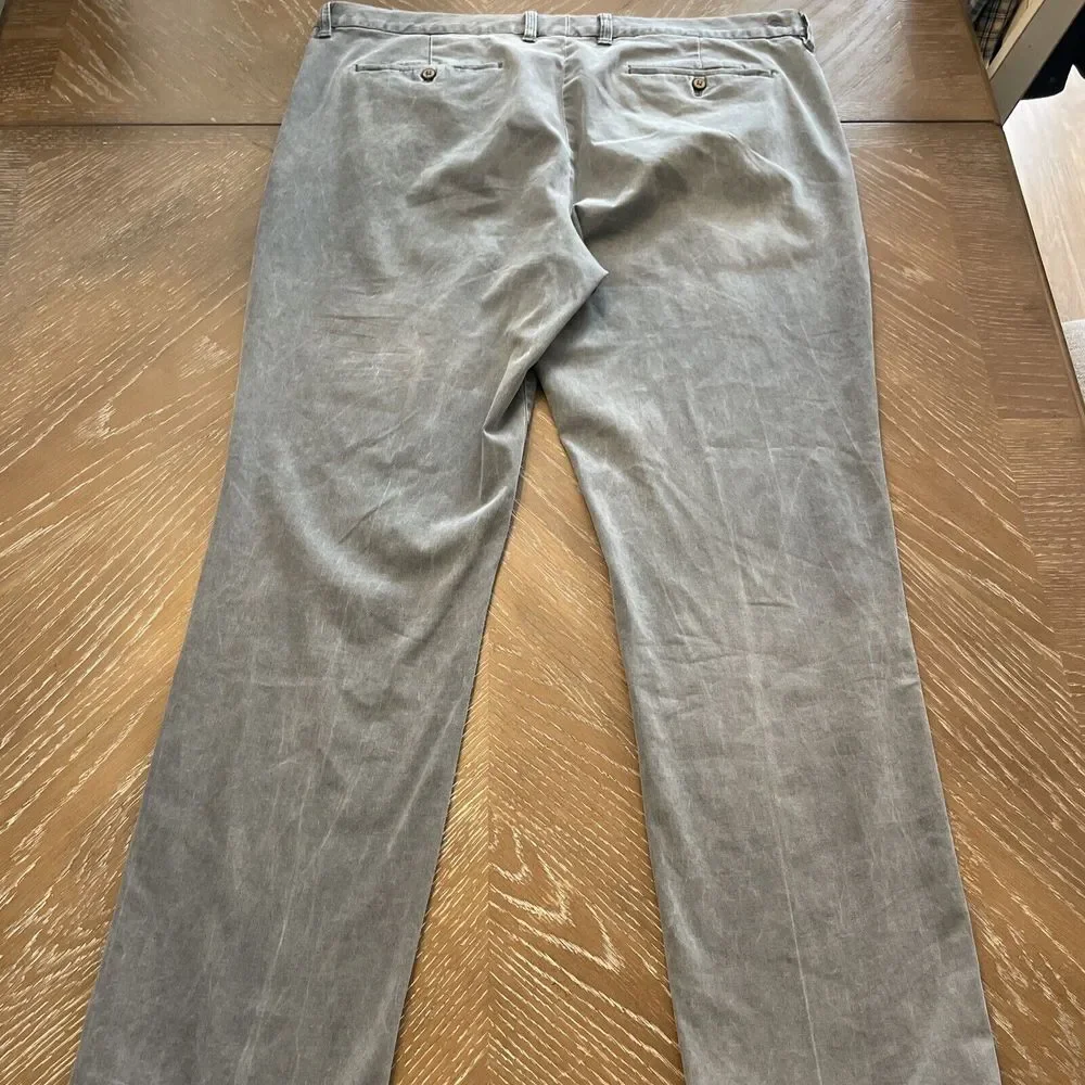 Tommy Bahama Mens 40x32 Gray Chino Straight Leg Pants EUC‎ Flat Front SUPER SOFT